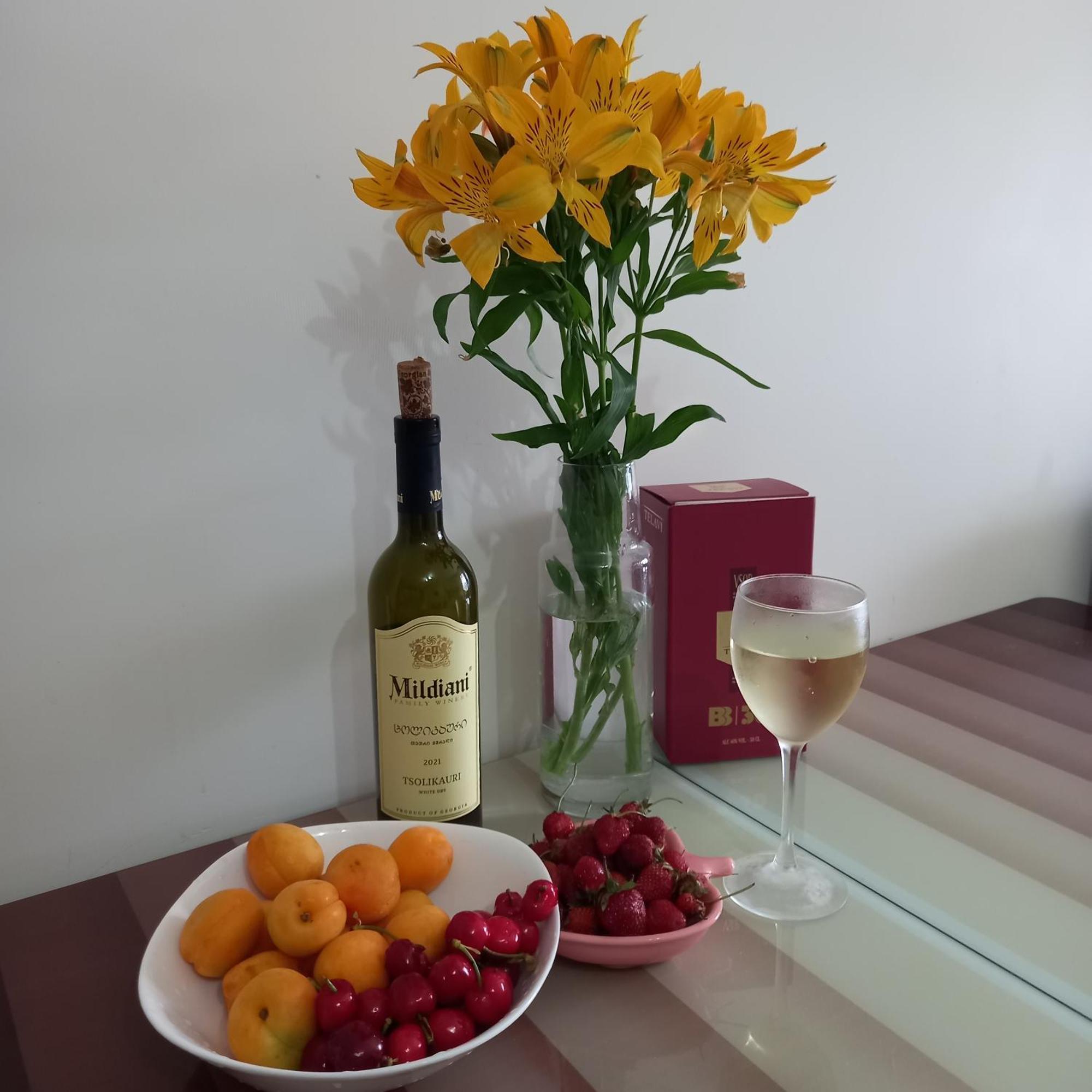 Amigo Apartment Batumi Bagian luar foto