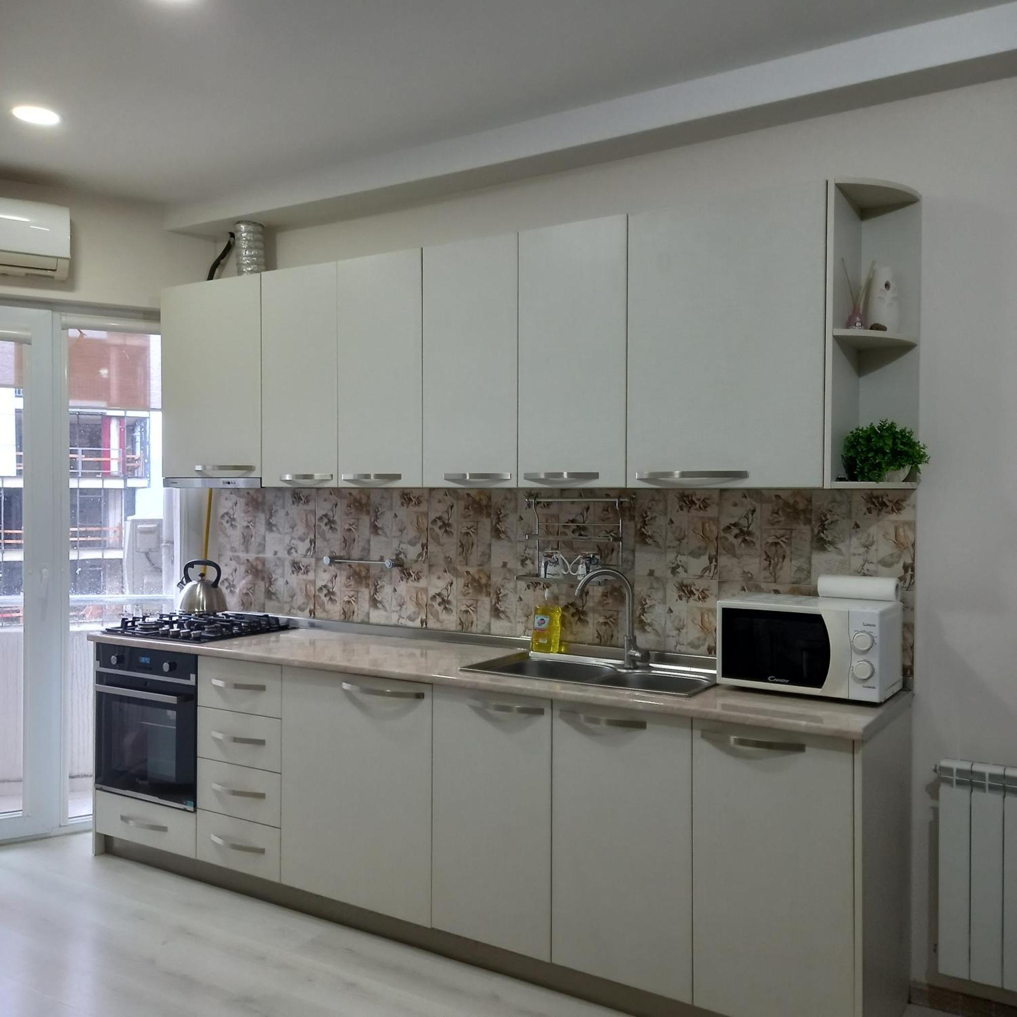 Amigo Apartment Batumi Bagian luar foto