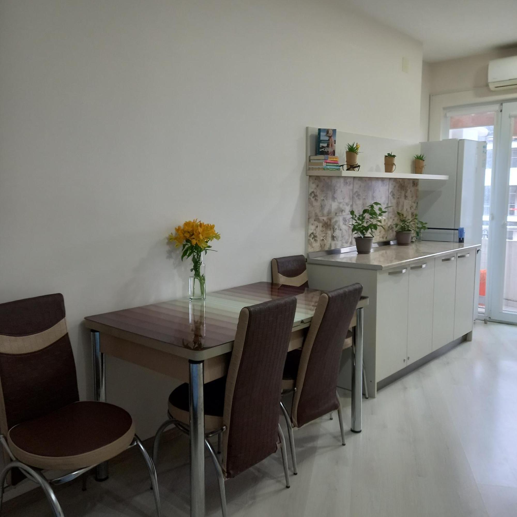 Amigo Apartment Batumi Bagian luar foto